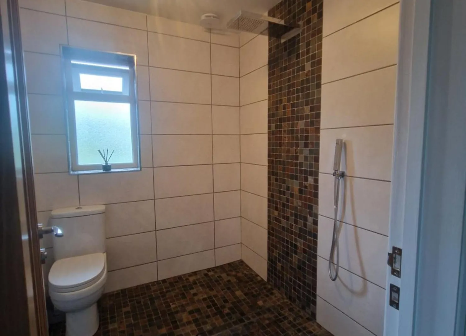 Yr Ynys Apartment Llanmorlais Homestay