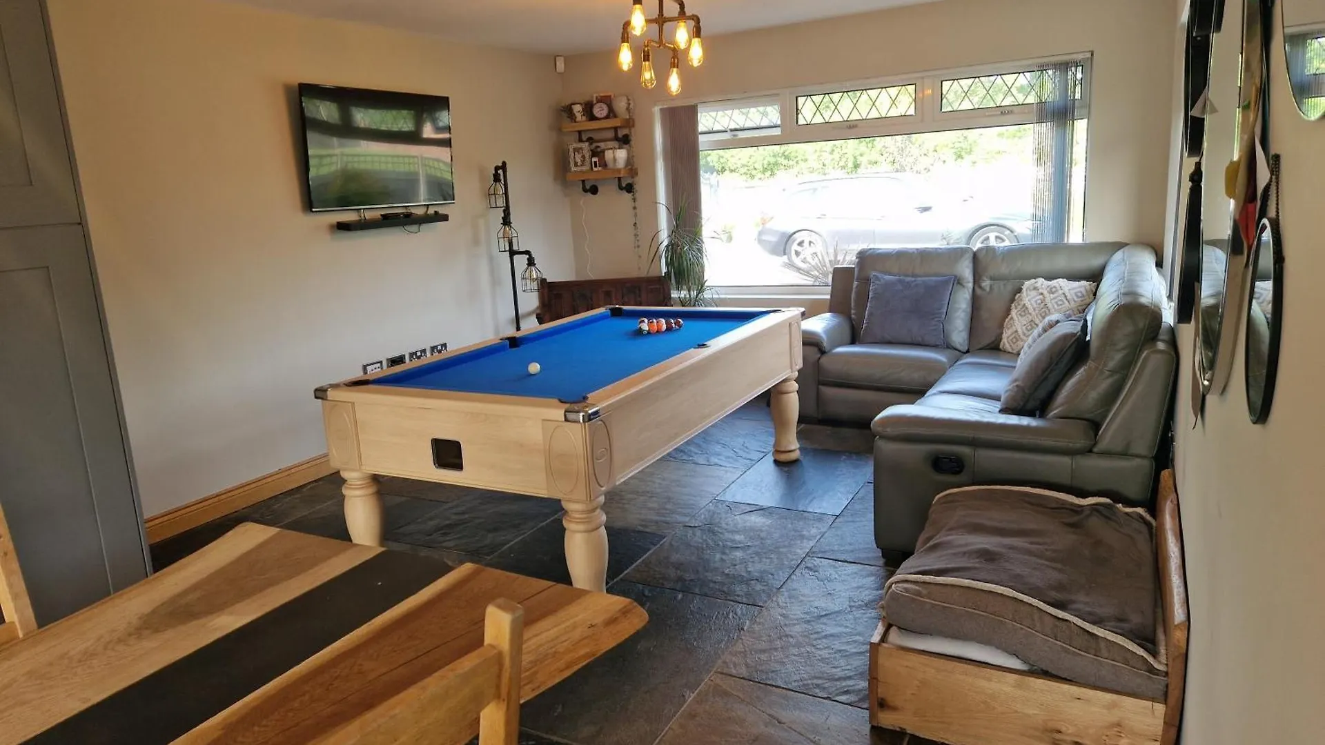 Yr Ynys Apartment Llanmorlais 0*,  United Kingdom